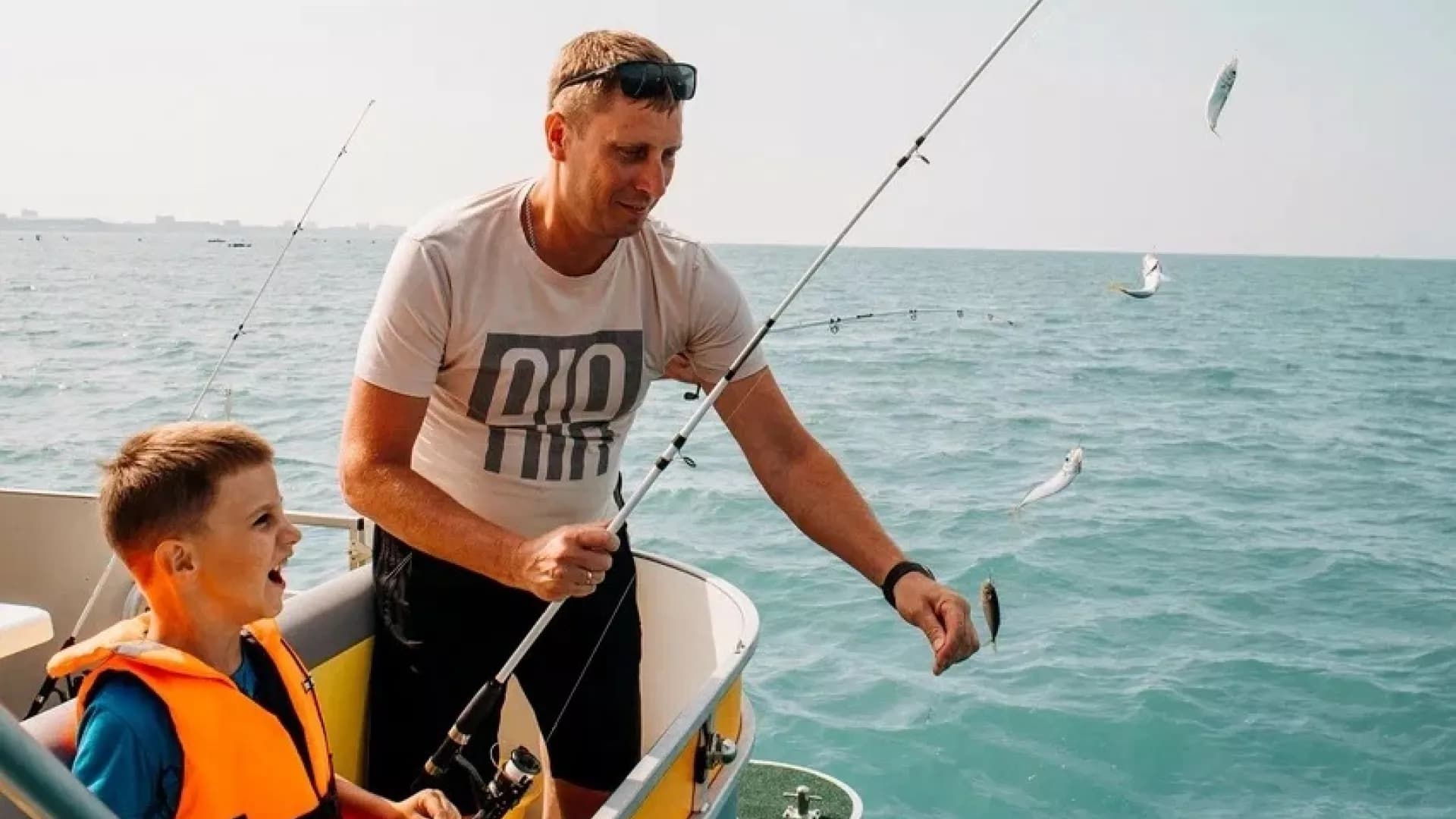 Индивидуальная рыбалка в море на 3 часа - тримаран "Посейдон" из порта Сочи