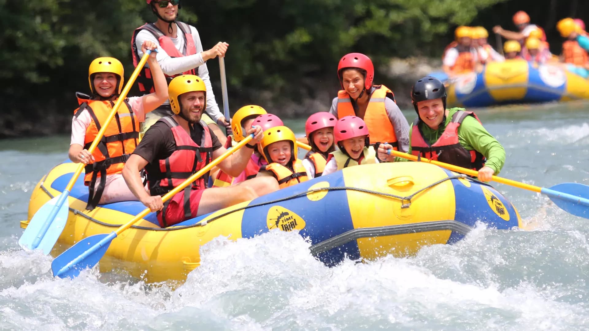 Рафтинг в Сочи: сплав на рафтах по Ахштырскому ущелью по реке Мзымта в группе