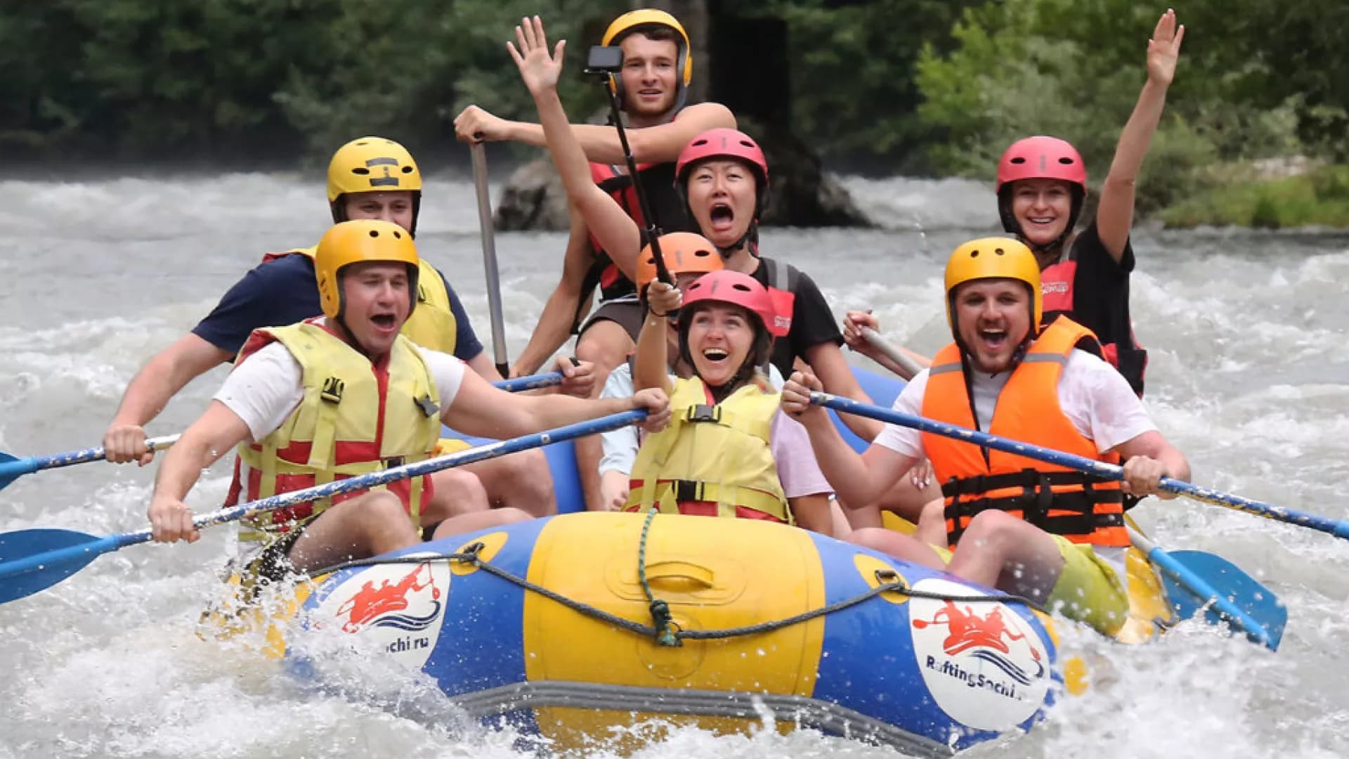 Рафтинг в Сочи: Индивидуальный сплав на рафтах по реке Мзымта только для вашей компании