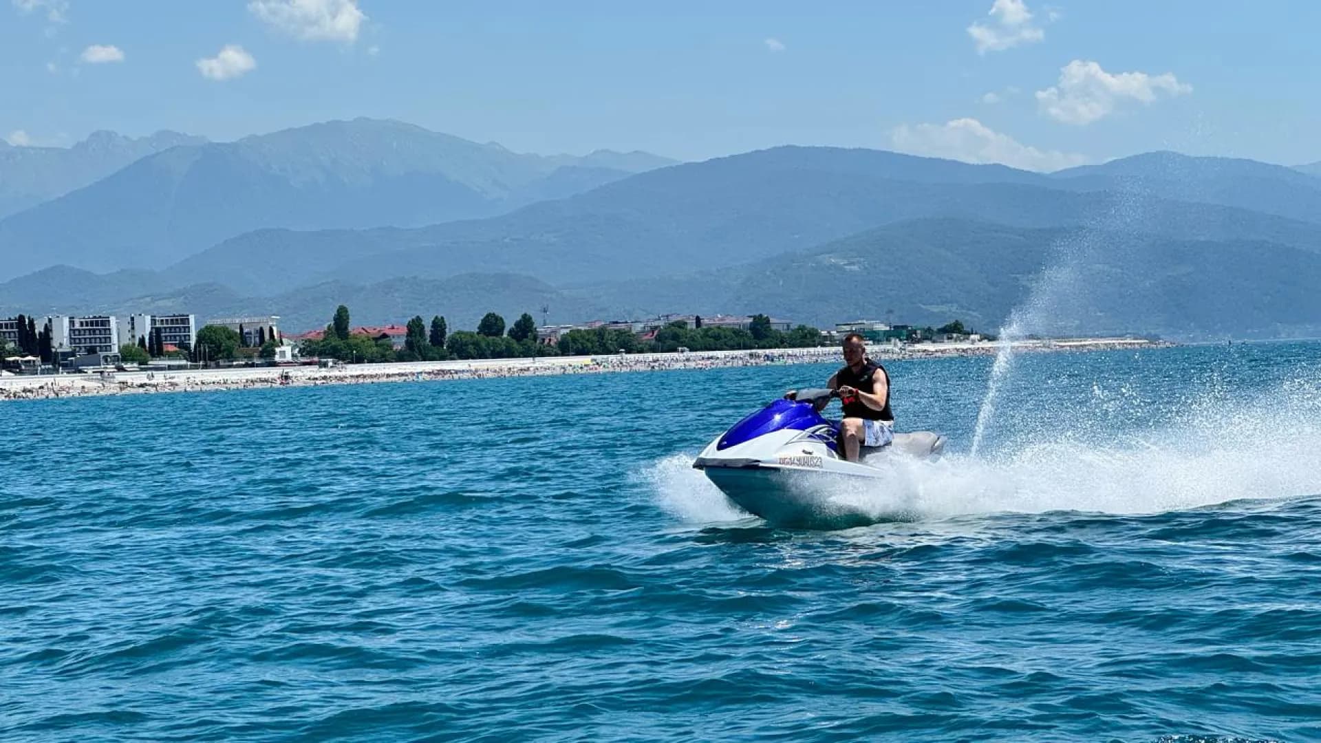 Катание на гидроциклах в Сириусе. Имеретинский порт