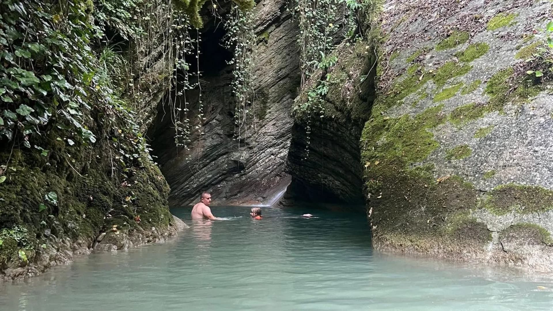 Джип-тур Мамонтово ущелье и Затерянный каньон из Сочи (экосбор включен)