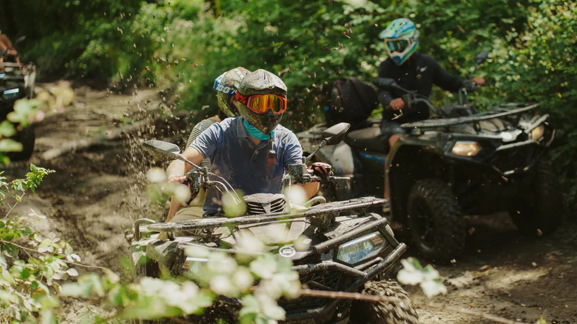 Тур на квадроциклах к водопаду Кейва и Хмелевским озерам