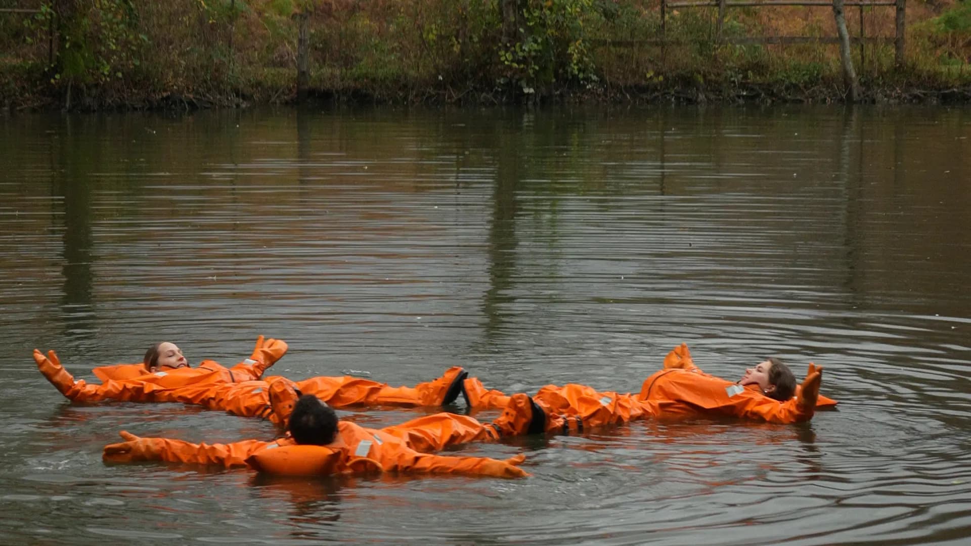 Айс-флоатинг на озере на самых северных чайных плантациях