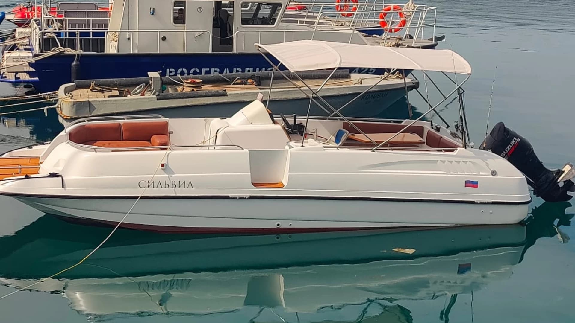 Почасовая аренда катера Сильвиа. Имеретинский порт