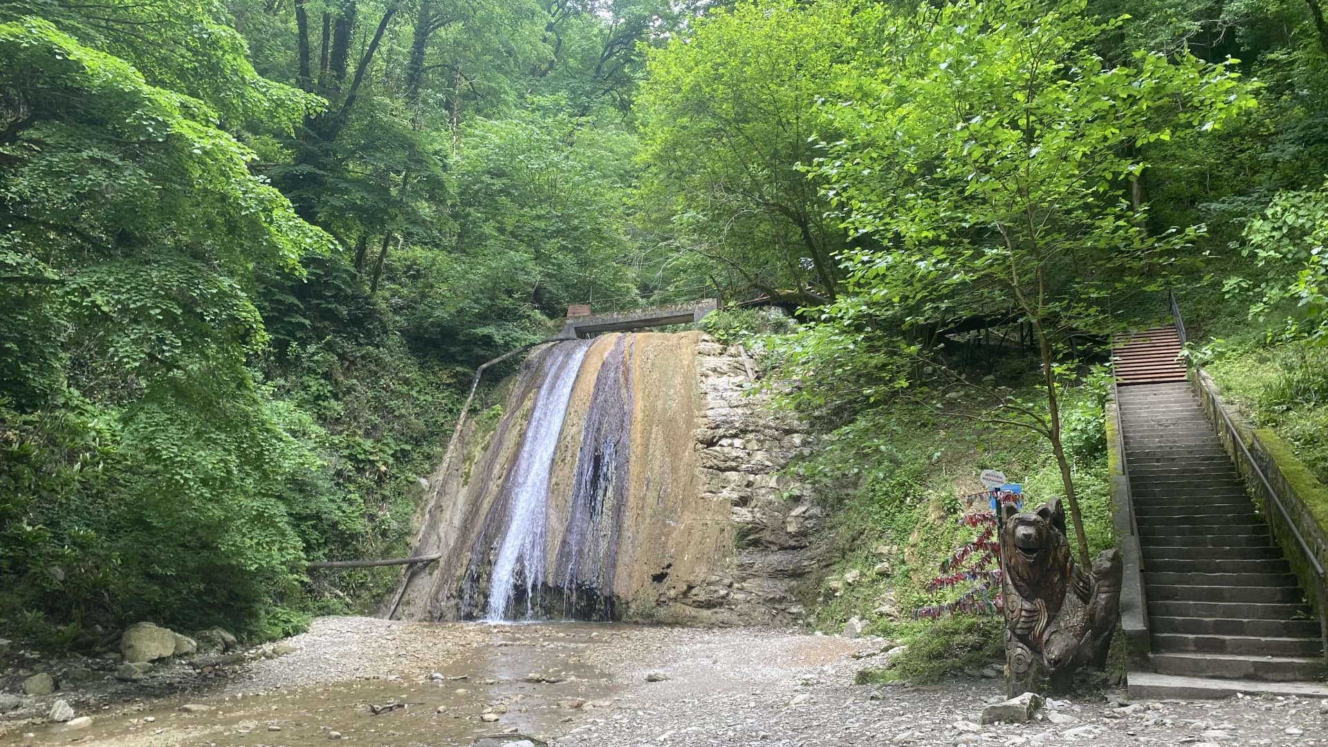 Групповая экскурсия - 33 водопада с Кавказским застольем