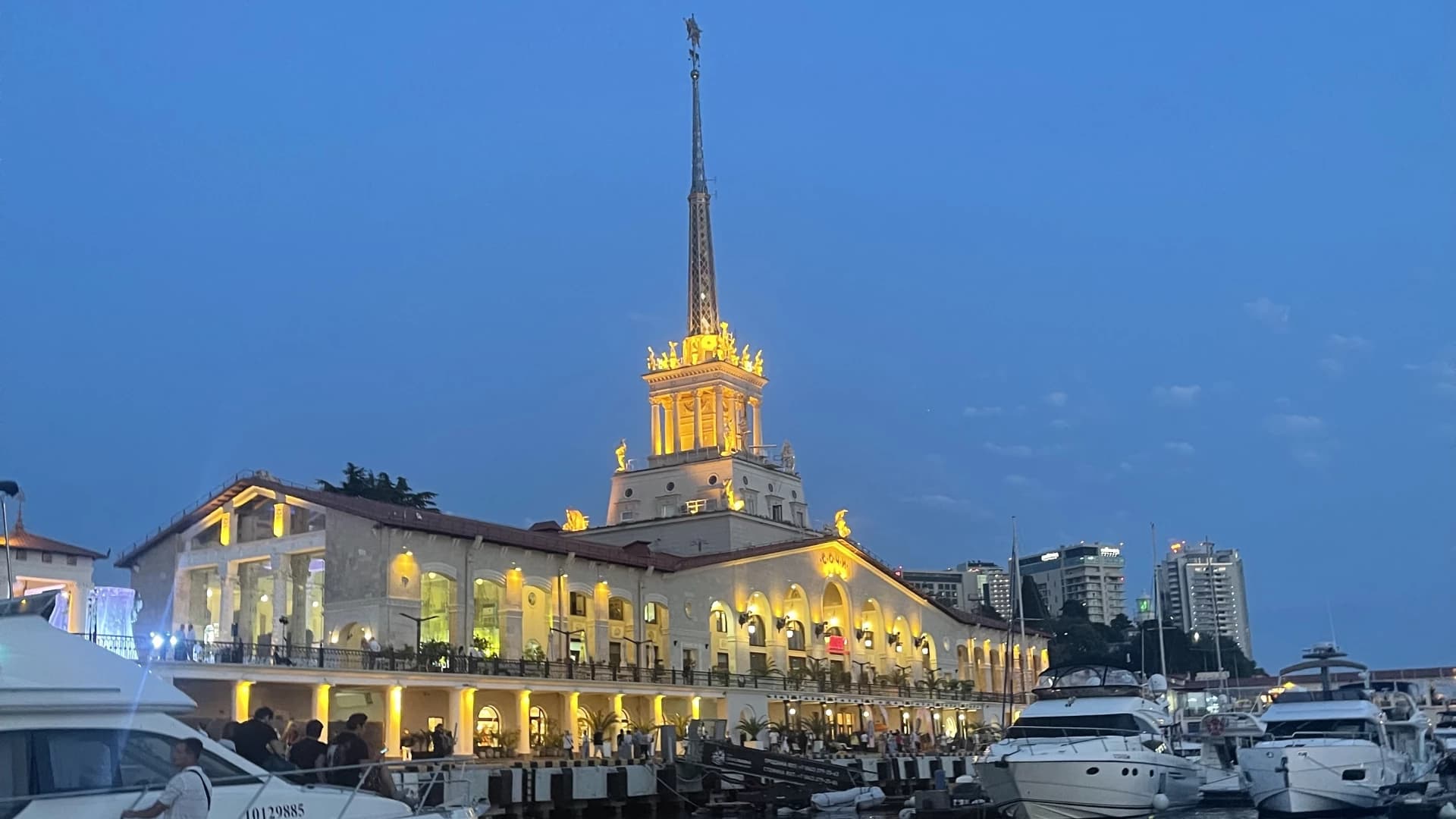 Вечерний Сочи с морской прогулкой и посещением парка «Ривьера» из Лоо и Дагомыса