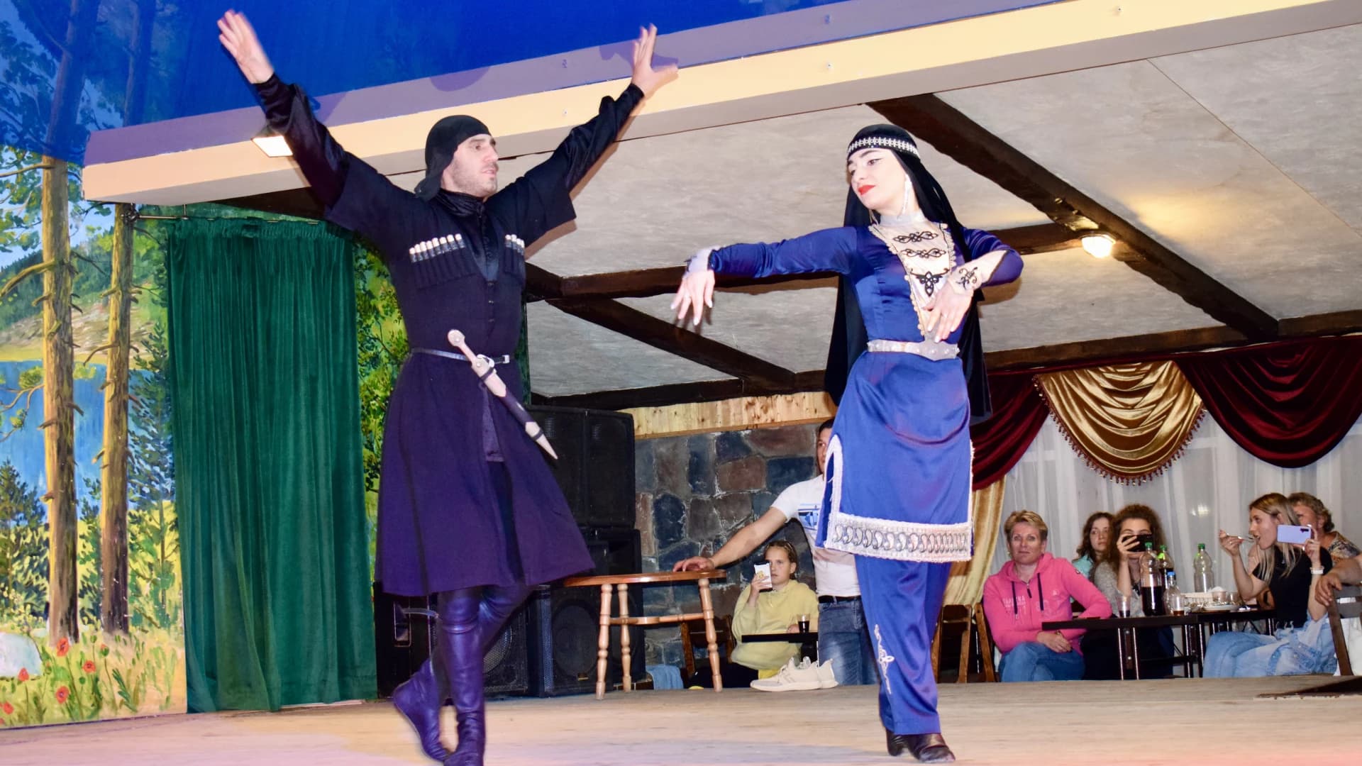 Групповая экскурсия "Кавказское застолье" из Лазаревского